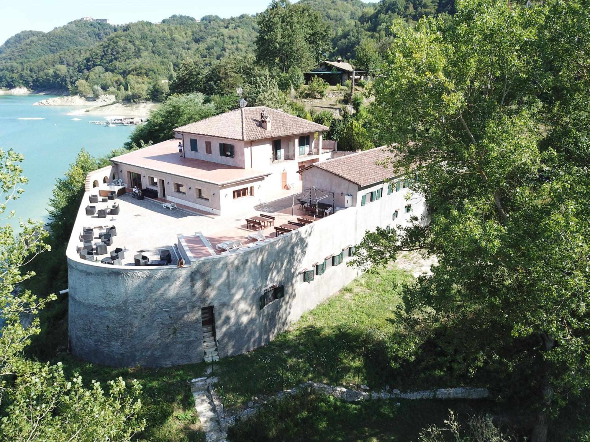 Agriturismo Incantesimo Del Lago Salto Varco Sabino Exterior foto